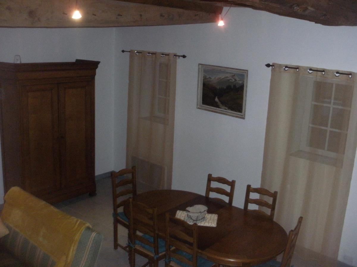 Hotel Grange Dans Ancien Corps De Ferme Bellengreville  Esterno foto