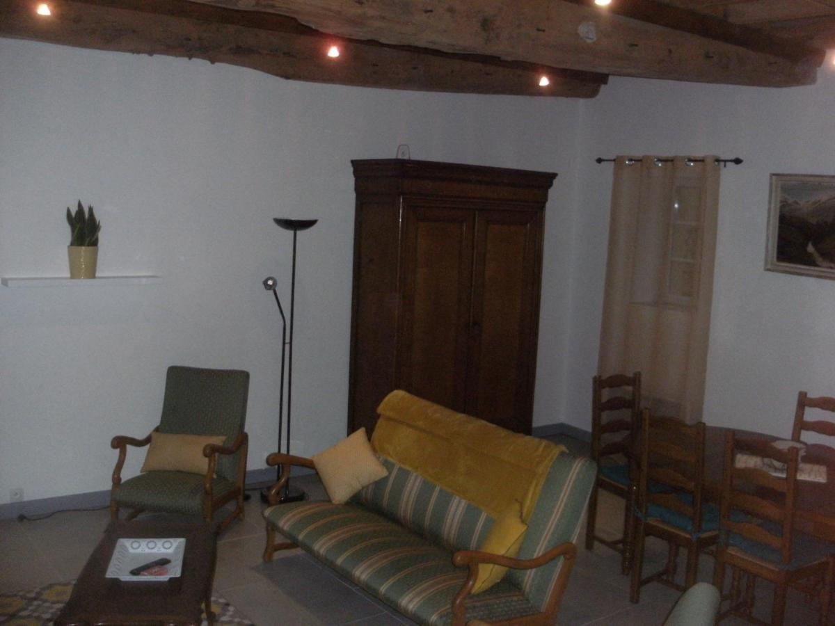 Hotel Grange Dans Ancien Corps De Ferme Bellengreville  Esterno foto
